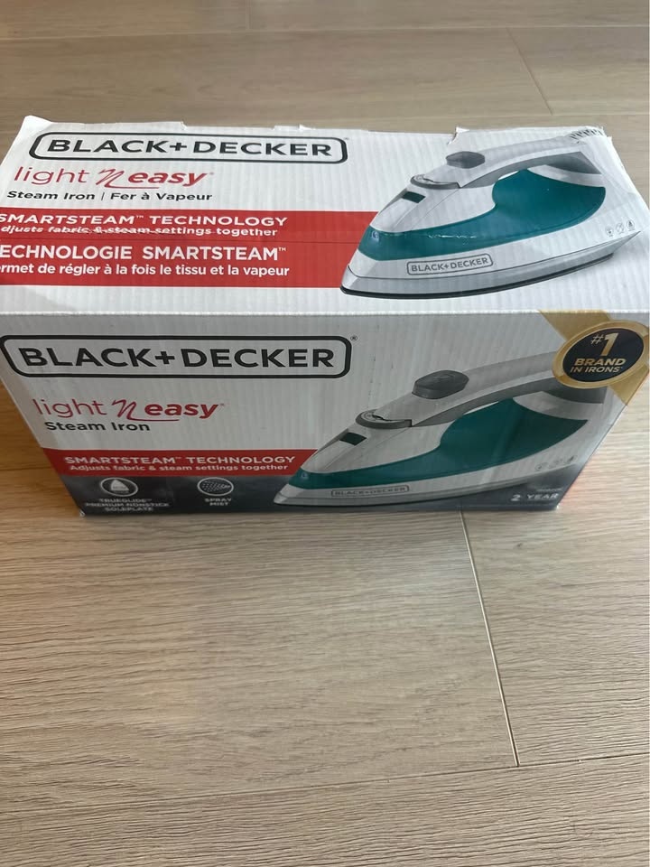Black+Decker Light ‘N Easy Steam Iron - photo 2