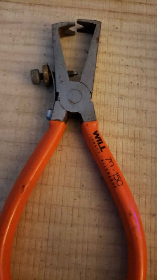 Wire strippers - photo 2