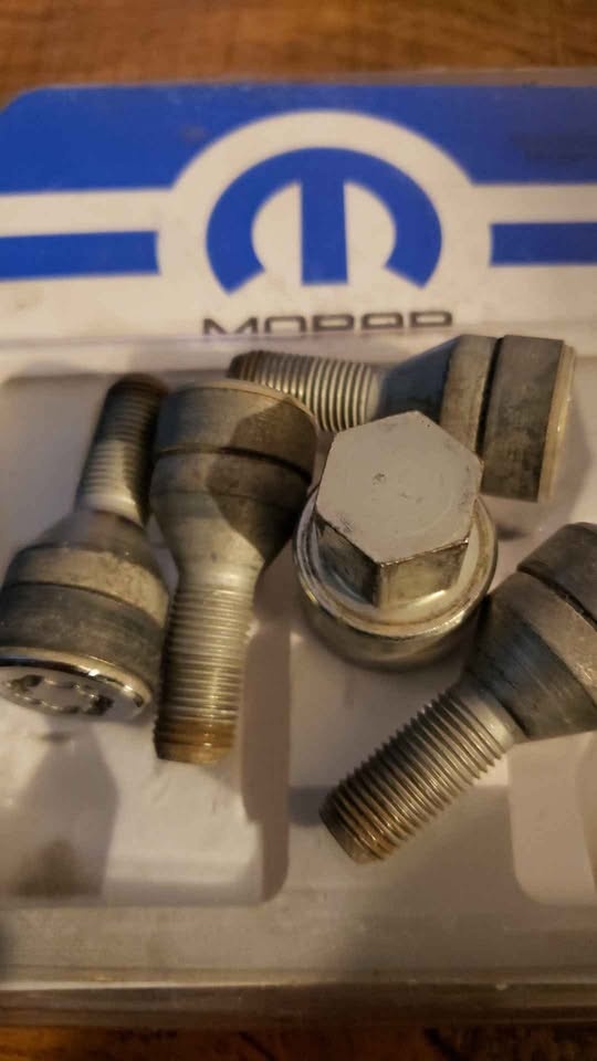 Mopar wheel locks used - photo 4