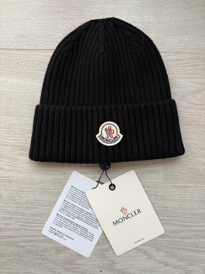 Brand New Moncler Beanie with Tags (90$) - photo 2