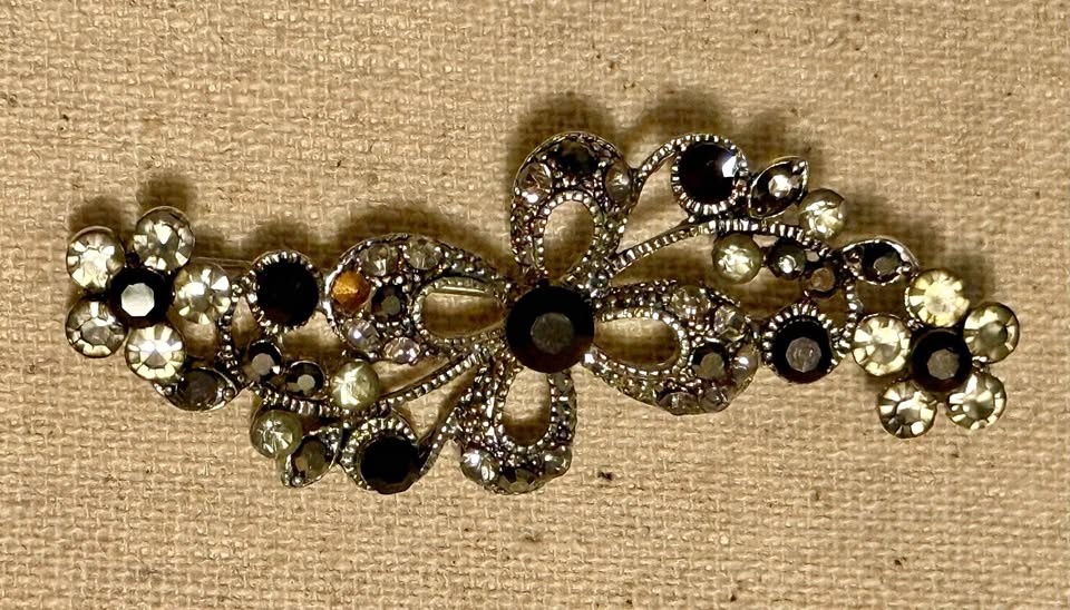 Nice Black and Rhinestone Brooch