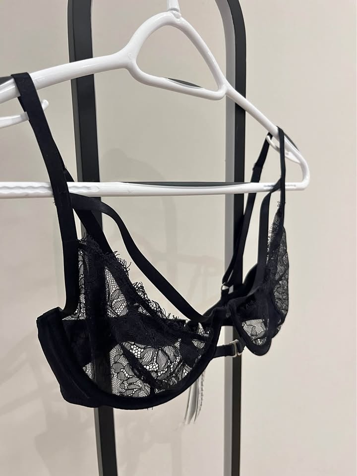 Lace unlined bra 34C