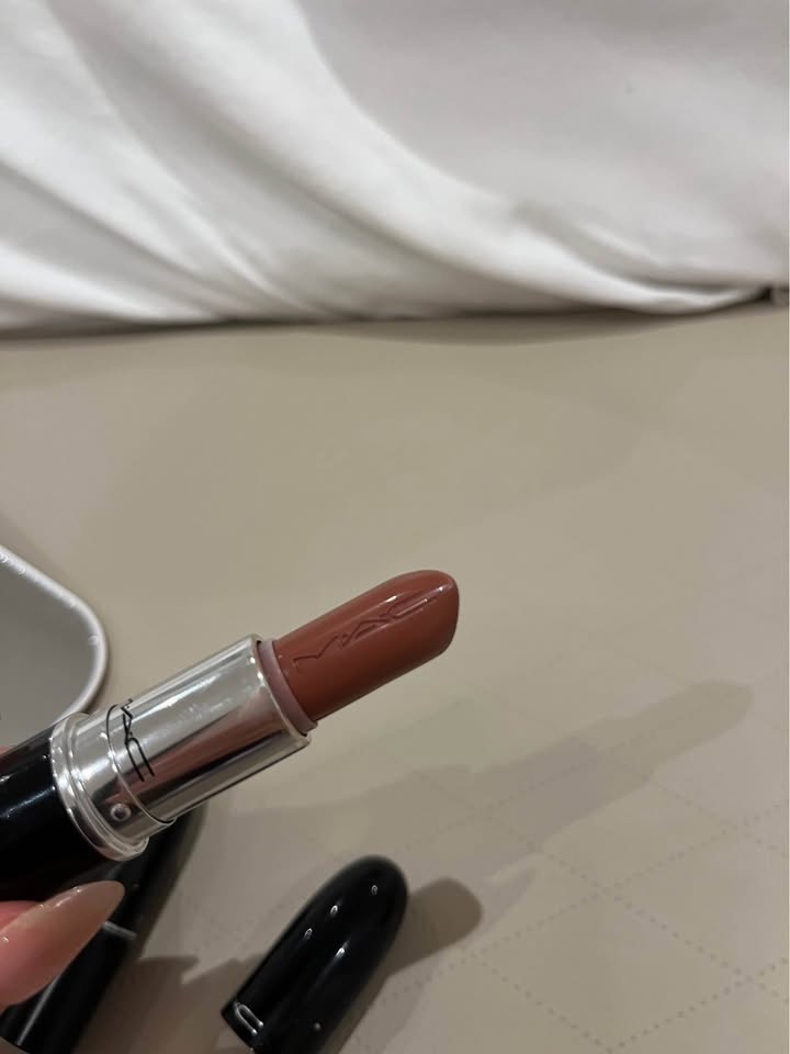 Mac Lipsticks barely used - photo 2