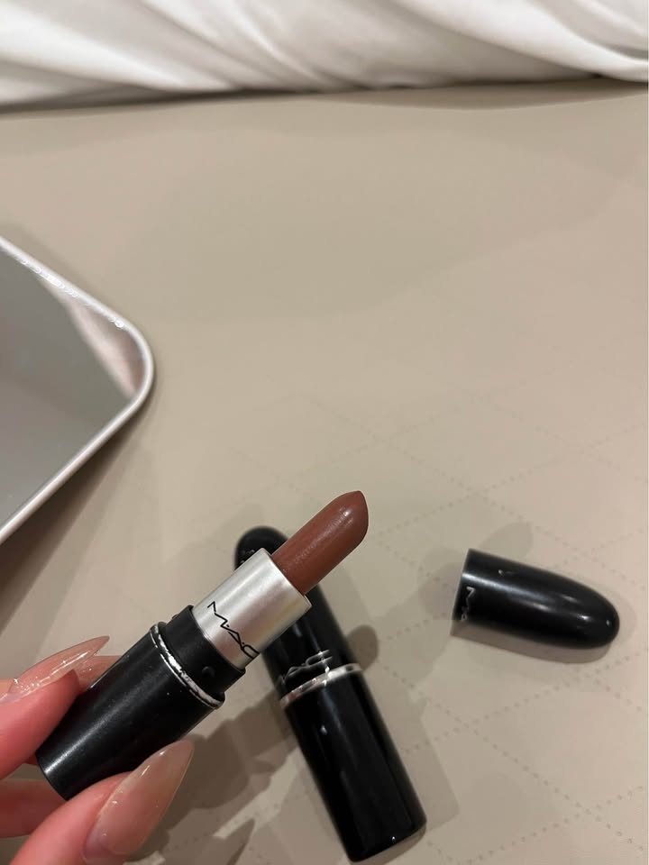 Mac Lipsticks barely used - photo 3