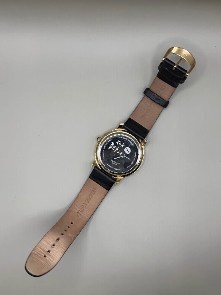 Betsey Johnson French Bulldog Watch *new battery* - photo 3