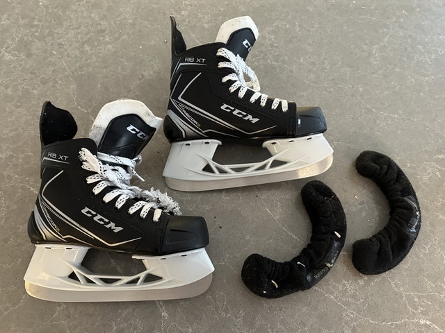 CCM Rib XT Skates - Size 3