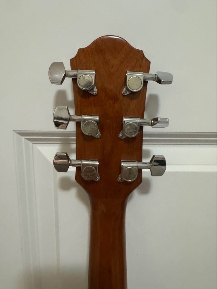 Oscar Schmidt Acoustic Guitar – Built-in Tuner, 3/4 Size - photo 5