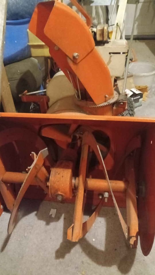Ariens snow throw snowblower - photo 2