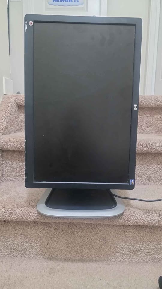 22" Computer Monitor - photo 2