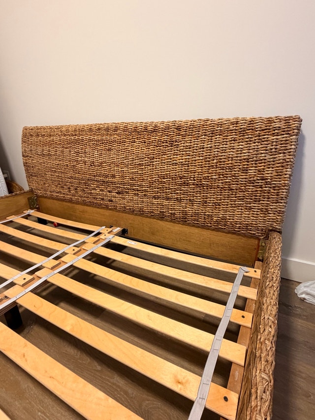 Queen Rattan Bedframe - photo 3