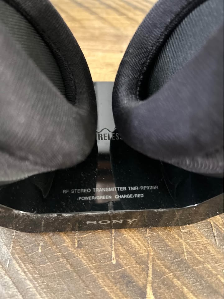 Sony wireless headphones - photo 2