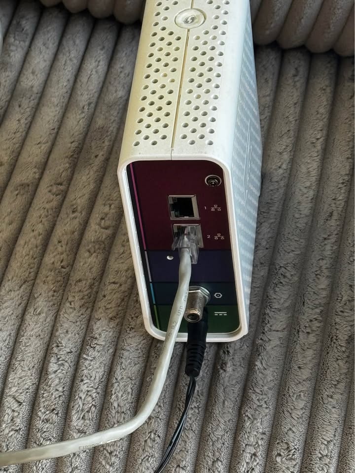ARRIS SBG6700-AC DUAL BAND GIGABIT ROUTER - photo 3