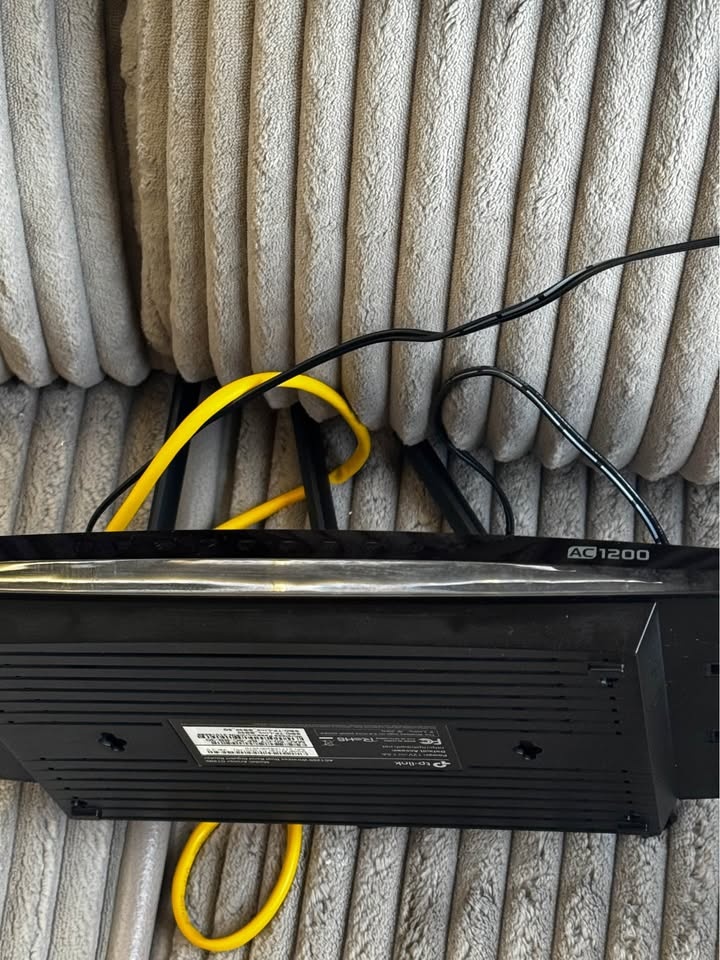 TP LINK AC1200 DUAL BAND GIGABIT ROUTER - photo 3