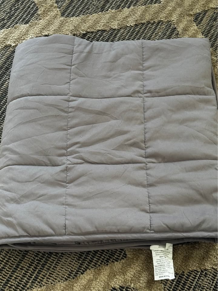 15LBS WEIGHTED BLANKET IN GREY IN A 48”X72” FULL SIZE - photo 5