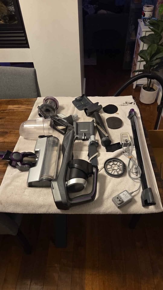 BISSELL Pet Icon Cordless Vacuum - Clean & Functional