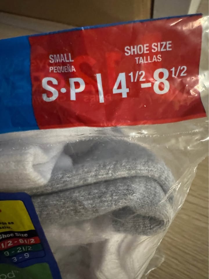 Hanes boys 12 Pack Crew Socks for shoe size 4.5-8.5 - photo 2
