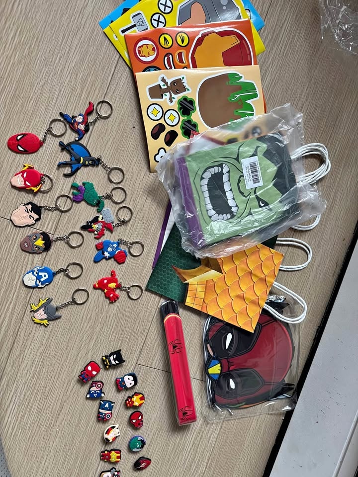 Hero Themed Party Favors, Avenger Party Bag Fillers