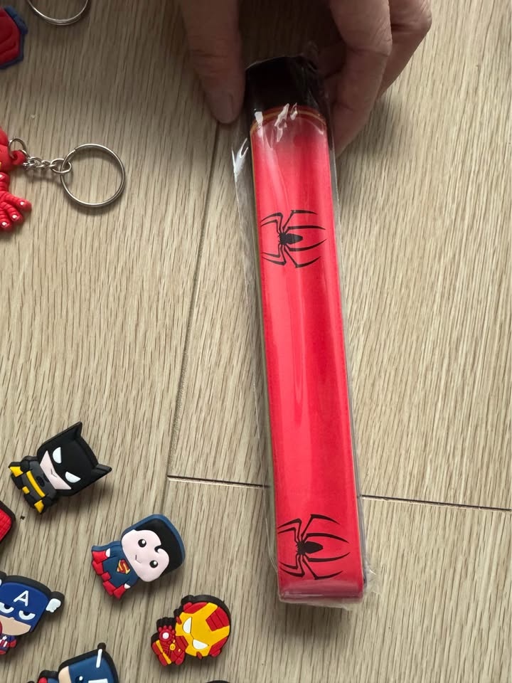 Hero Themed Party Favors, Avenger Party Bag Fillers - photo 4
