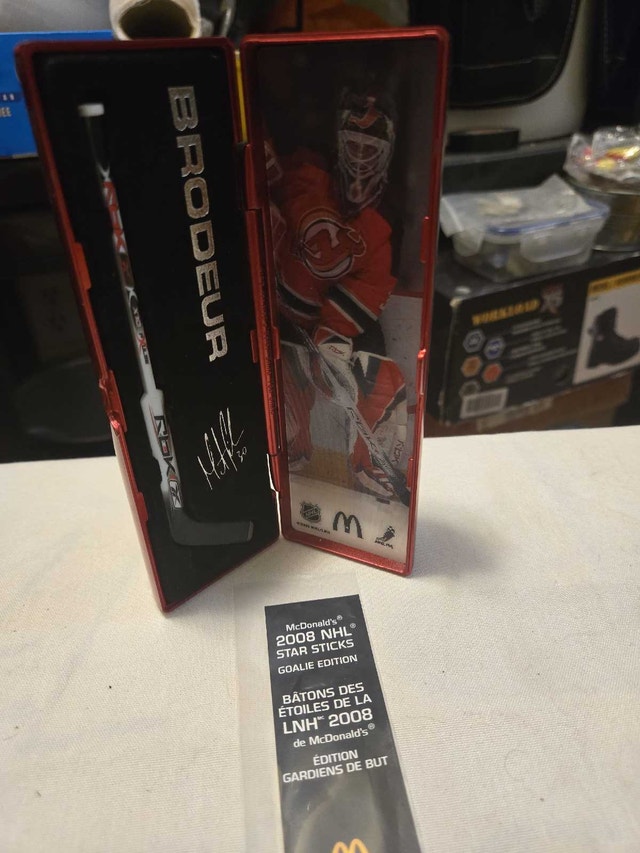 Brodeur Star Sticks - photo 2