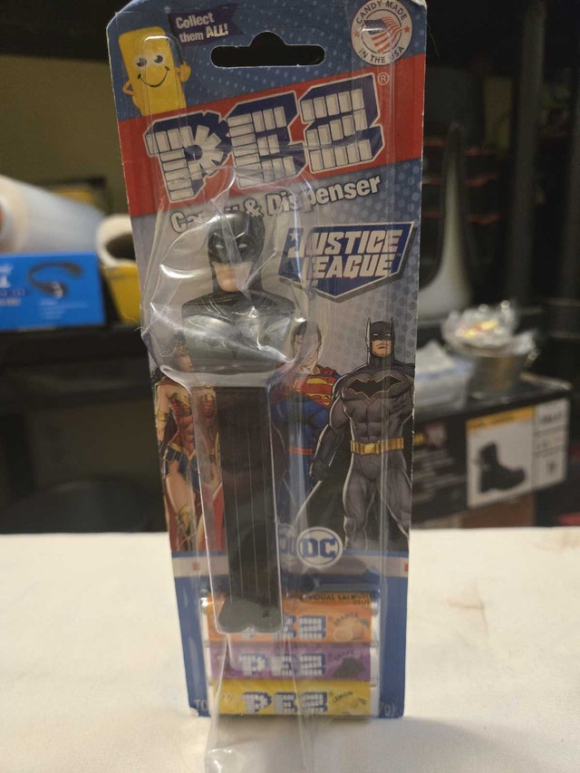 Batman PEZ Dispenser - photo 4