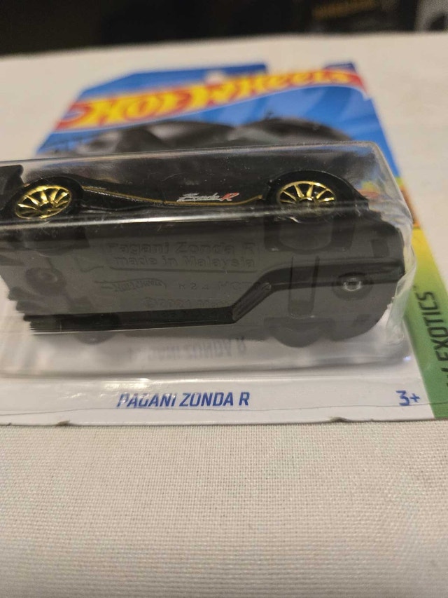 Hot Wheels Pagani Zonda R - photo 2