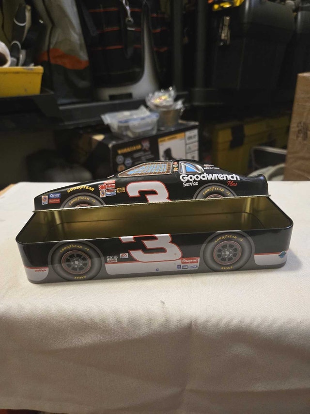 Dale Earnhardt Tin - photo 3
