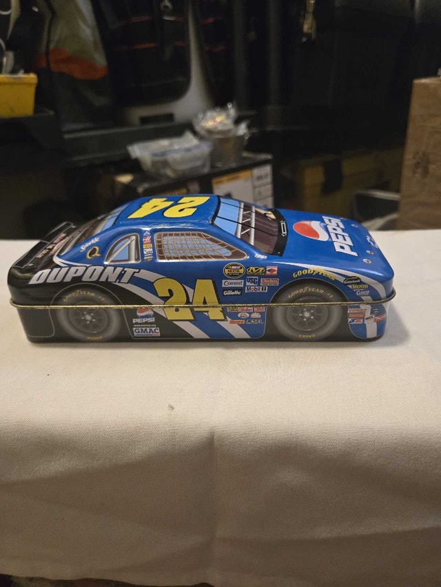 Jeff Gordon Collectible Tin