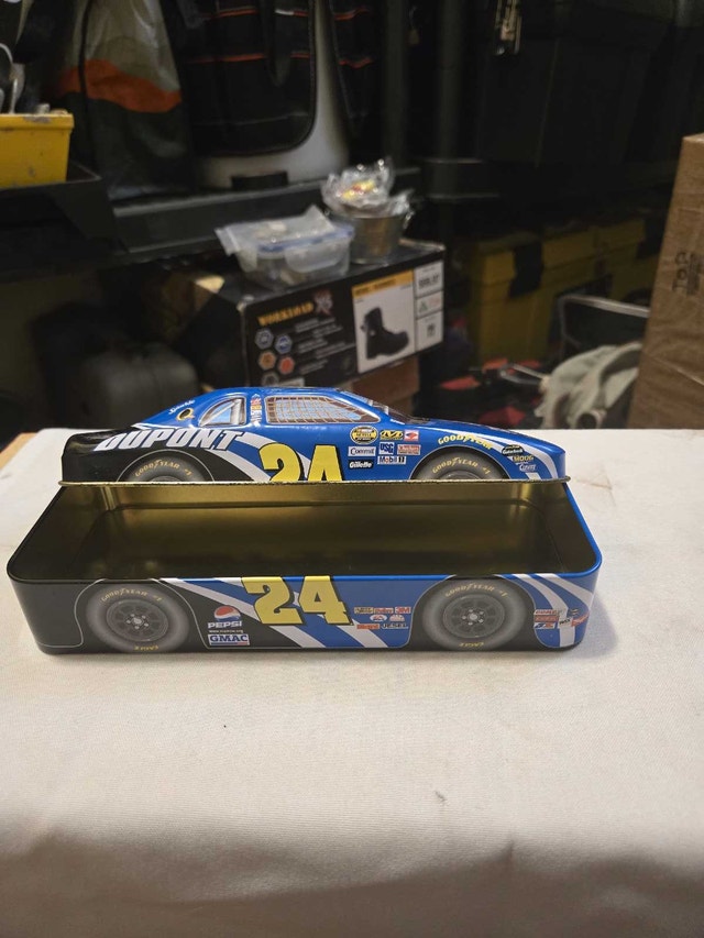 Jeff Gordon Collectible Tin - photo 3
