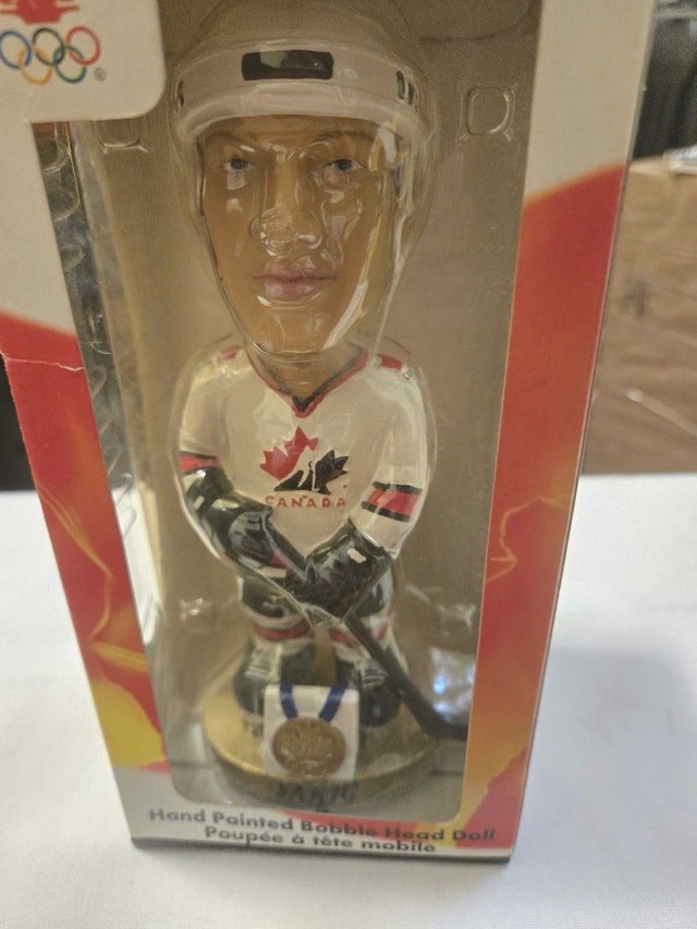 Hockey Bobble Head - photo 3