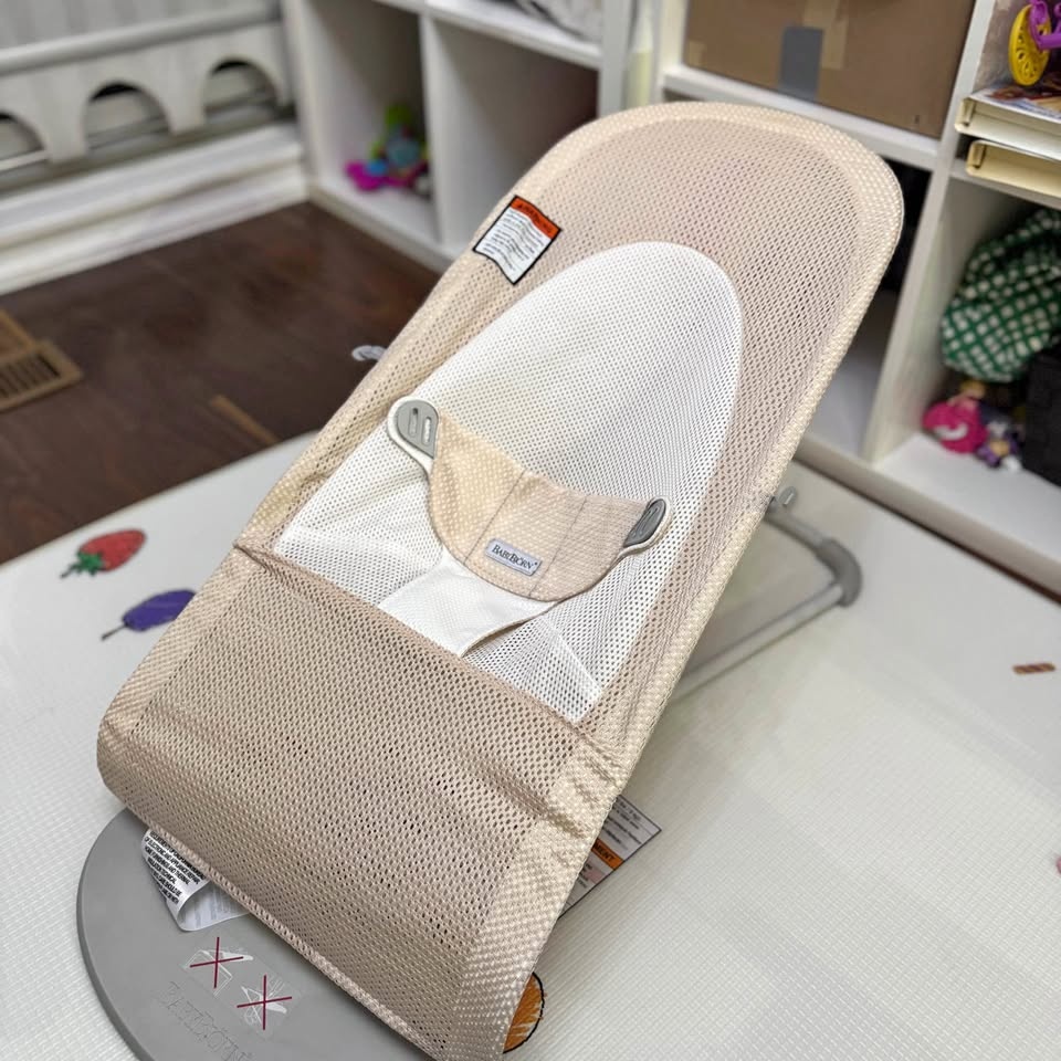 BabyBjorn Bouncer + 2 Covers (Mesh & Cotton)