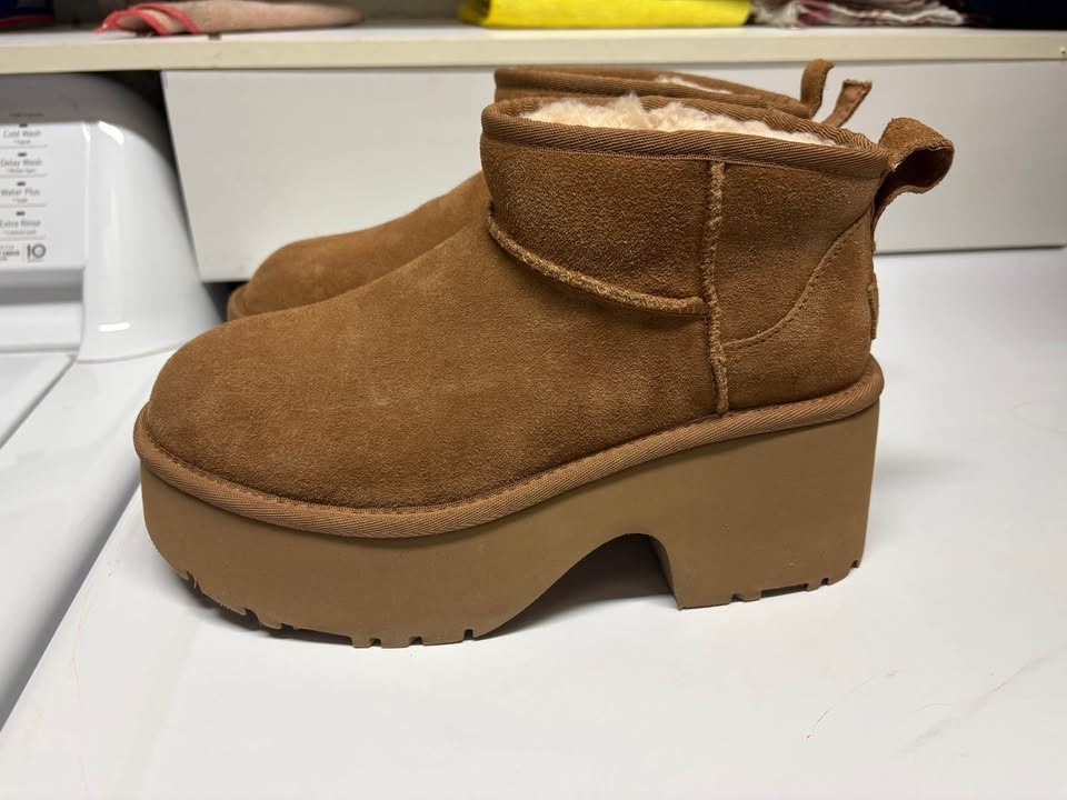 UGG Women’s Platform Mini Boots – Chestnut Brand New Size 7 - photo 2