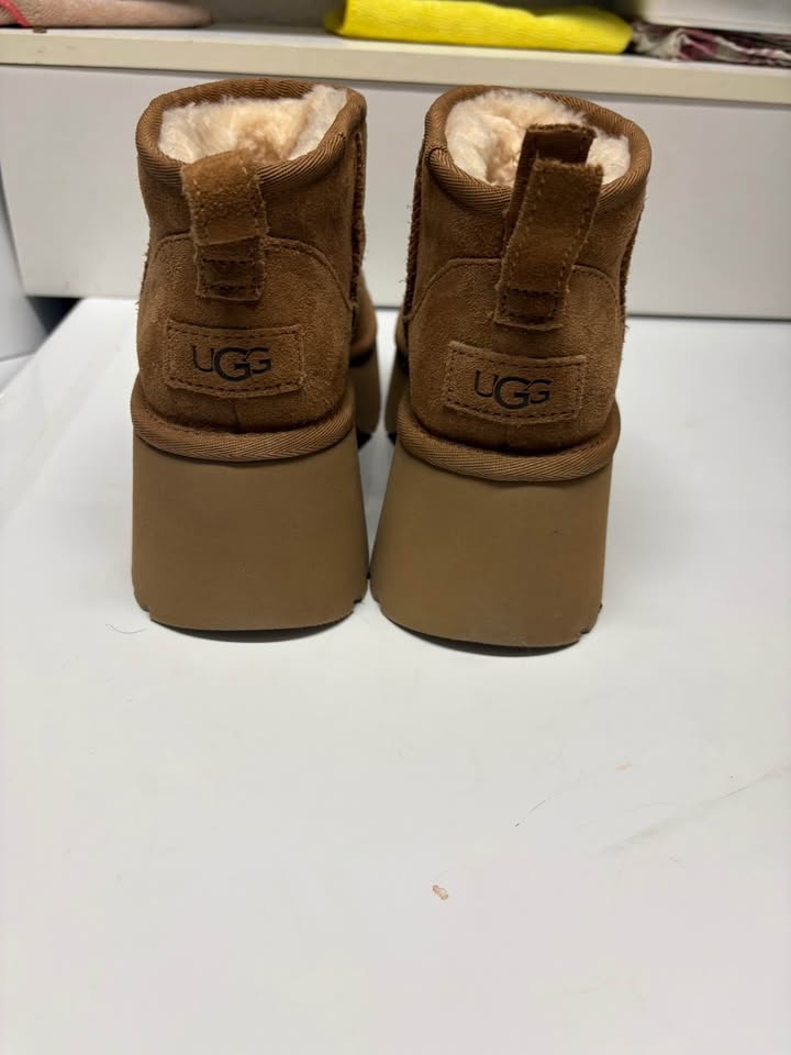 UGG Women’s Platform Mini Boots – Chestnut Brand New Size 7 - photo 4