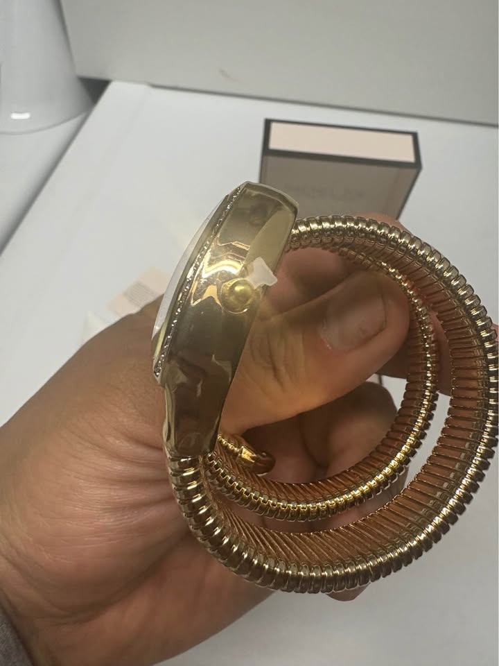 ✨ Rachel Zoe Gold Wrap Spring Bracelet Watch — BRAND NEW ✨ - photo 5