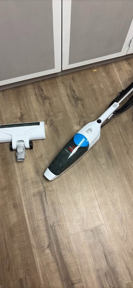Corded Bissel Vacuum - photo 2