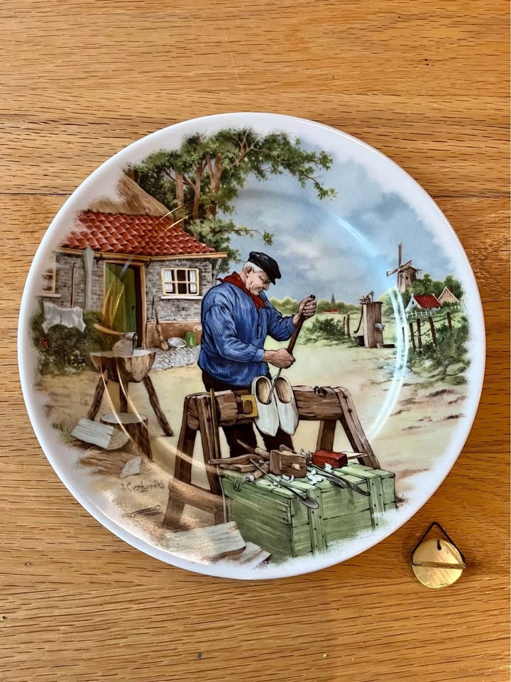 Royal Schwabap - The Shoemaker - made in Holland 1984