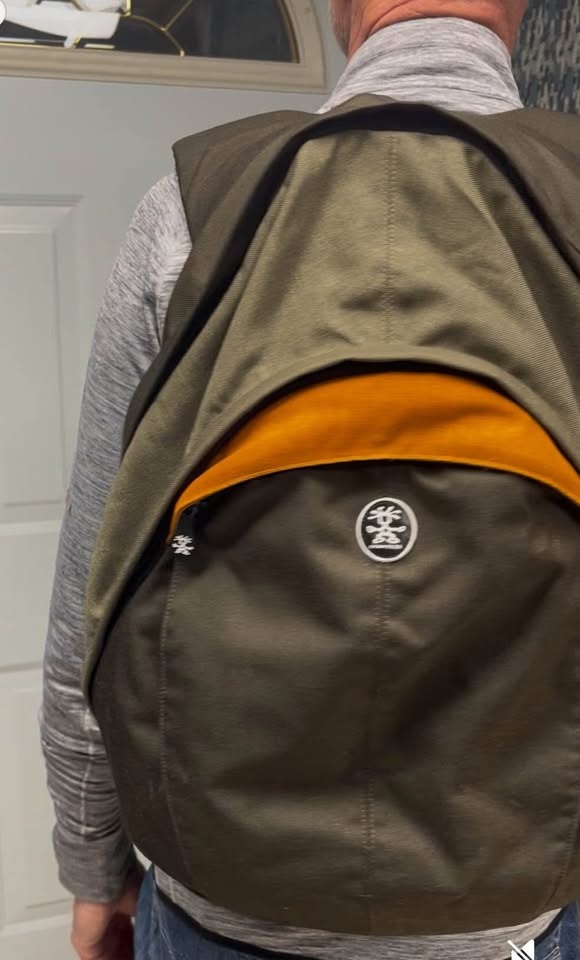 Crumpler Photography Backpack - Olive/green/orange - photo 2