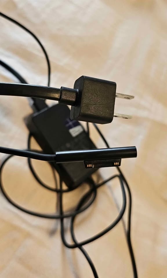 Microsoft Surface Charger - photo 3