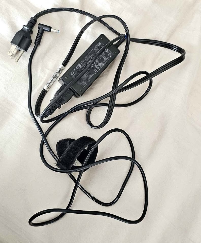 HP 45W Laptop Charger