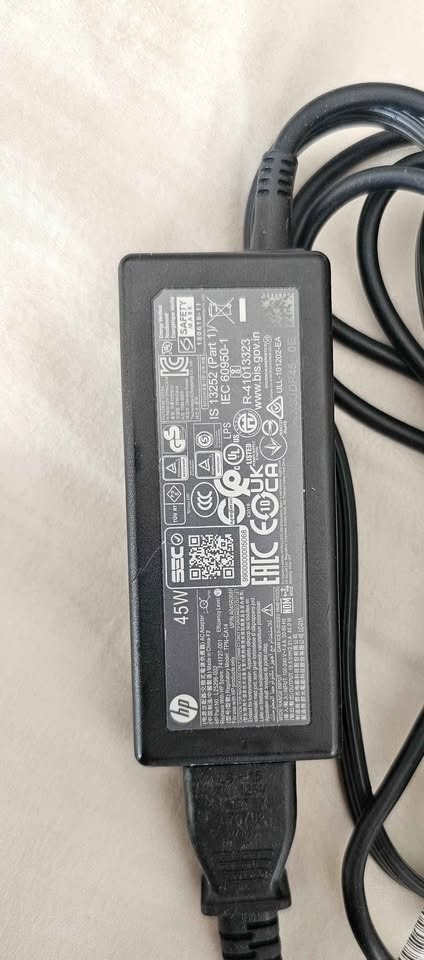 HP 45W Laptop Charger - photo 4