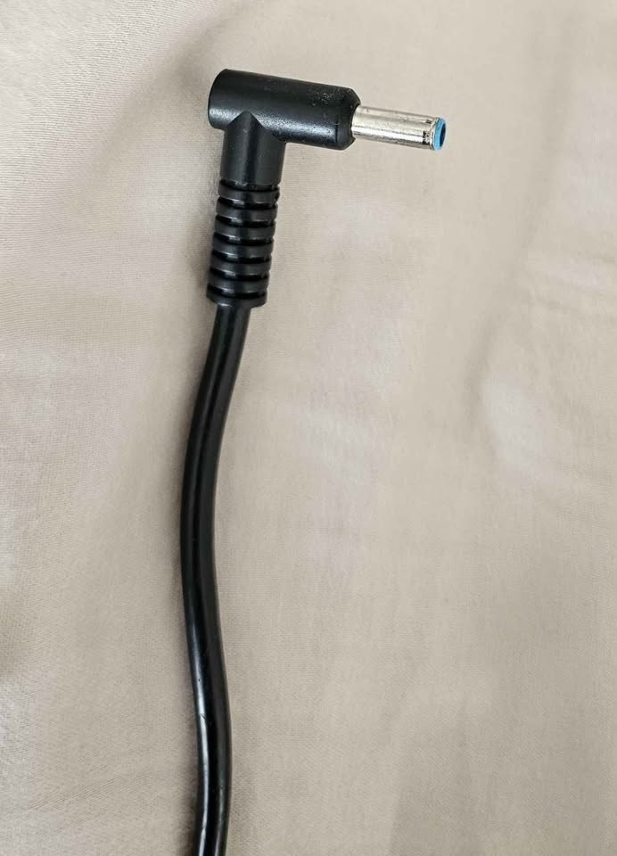 HP 45W Laptop Charger - photo 5