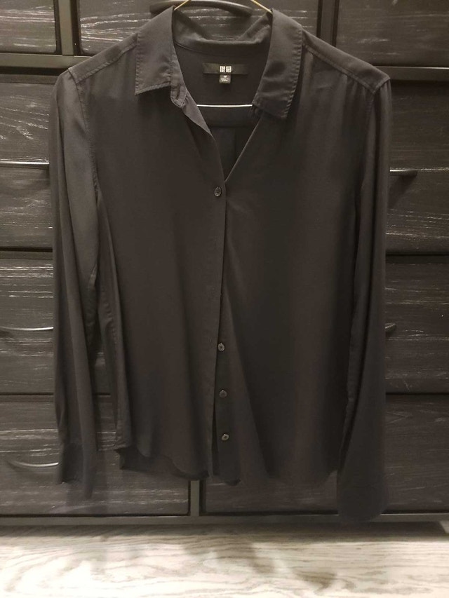 Uniqlo Black Button Up Shirt