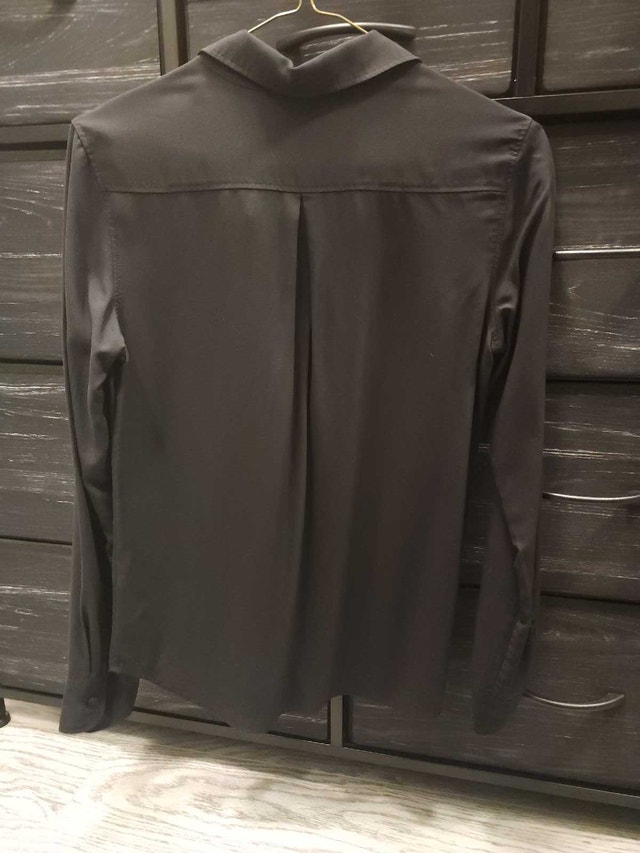 Uniqlo Black Button Up Shirt - photo 3