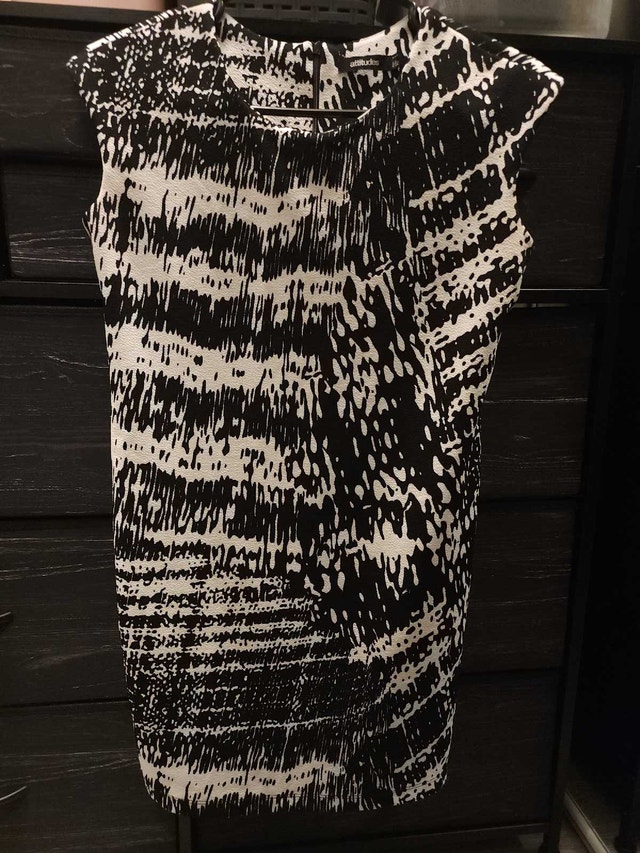 Attitudes Dress