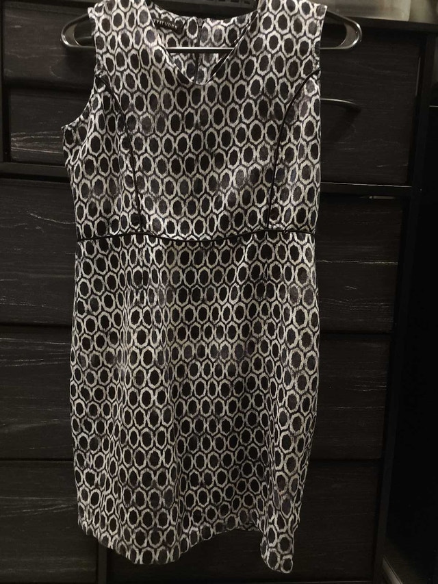 Attitudes Dress