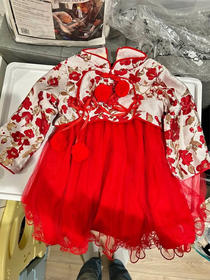 Free Baby Stuff - Please take all and regift thanks!