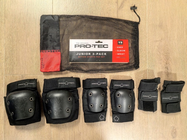Junior skateboard protect pad set