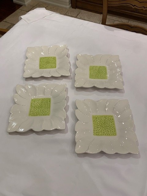 Plates Daisy Luncheon Plates  Set Of 4 Made In Italy - photo 2