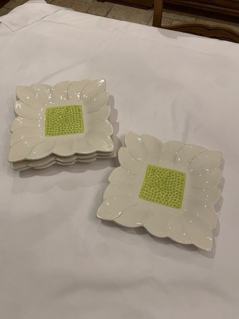 Plates Daisy Luncheon Plates  Set Of 4 Made In Italy - photo 3