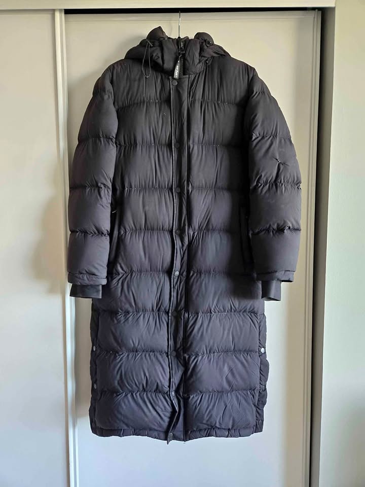 Aritzia Super Puff Long (Black)