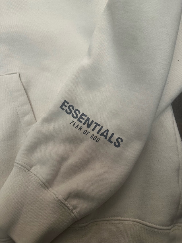 Authentic Fear of God ESSENTIALS Hoodie – Size S – Cream - photo 2